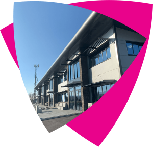 img-pink-shape-office