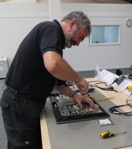 Tech in repair centre